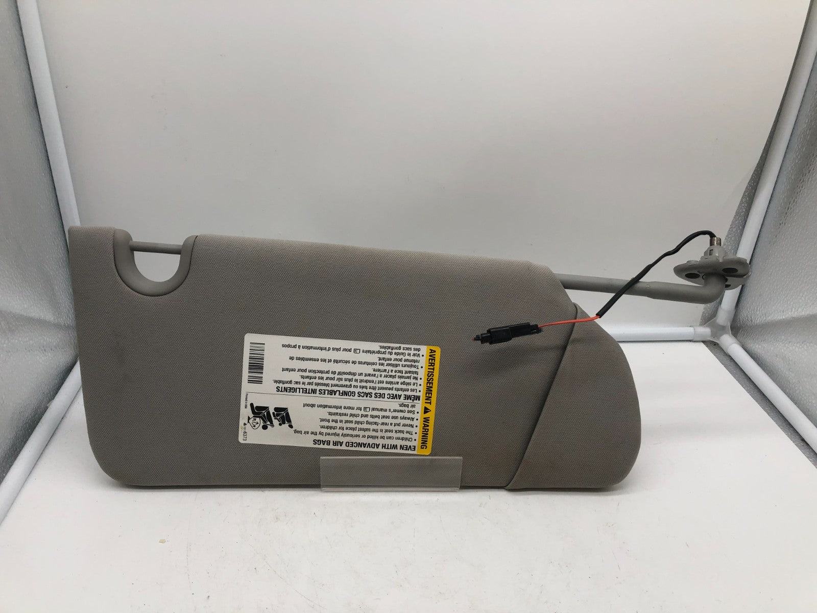 2006-2011 Buick Lucerne Driver Sun Visor Gray Illumination OEM A01B12002