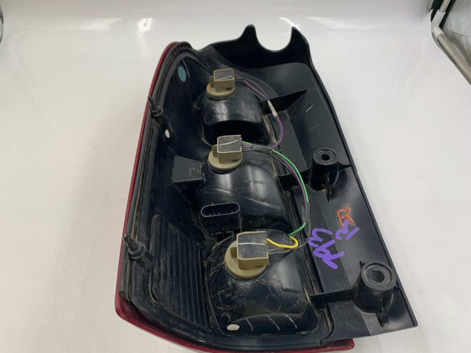 2005-2007 Buick Terraza Passenger Side Tail Light Taillight OEM C03B17090