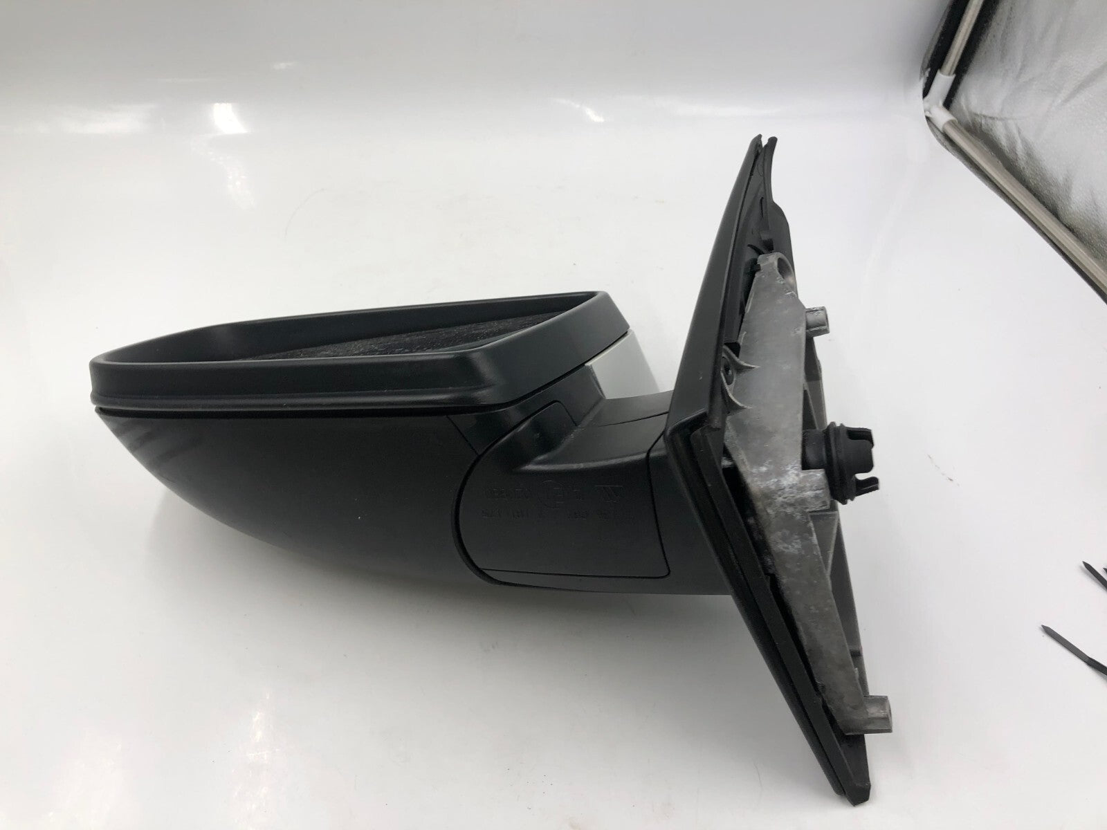 2011-2013 BMW X5 Driver Side View Power Door Mirror White OEM B03B24003