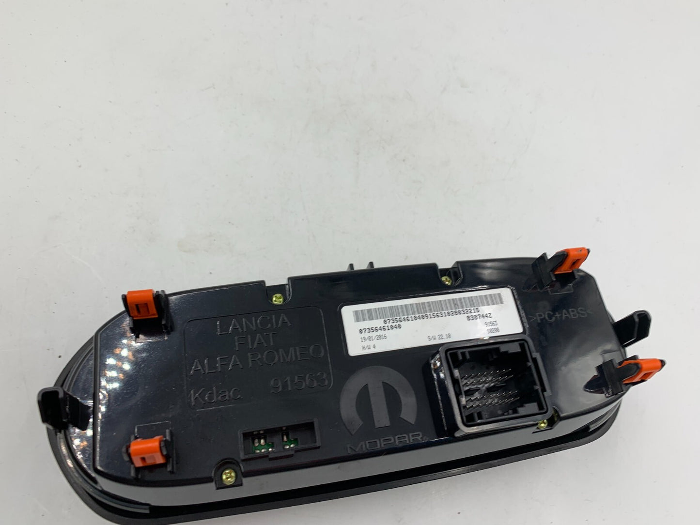 2015-2016 Jeep Renegade AC Heater Climate Control OEM B02B32033