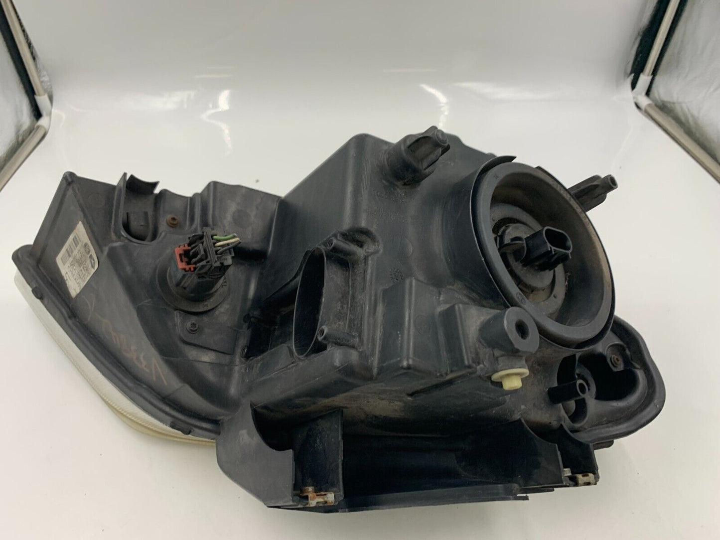 2007-2008 Chrysler Pacifica Driver Side Head Light Headlight OEM D02B57001