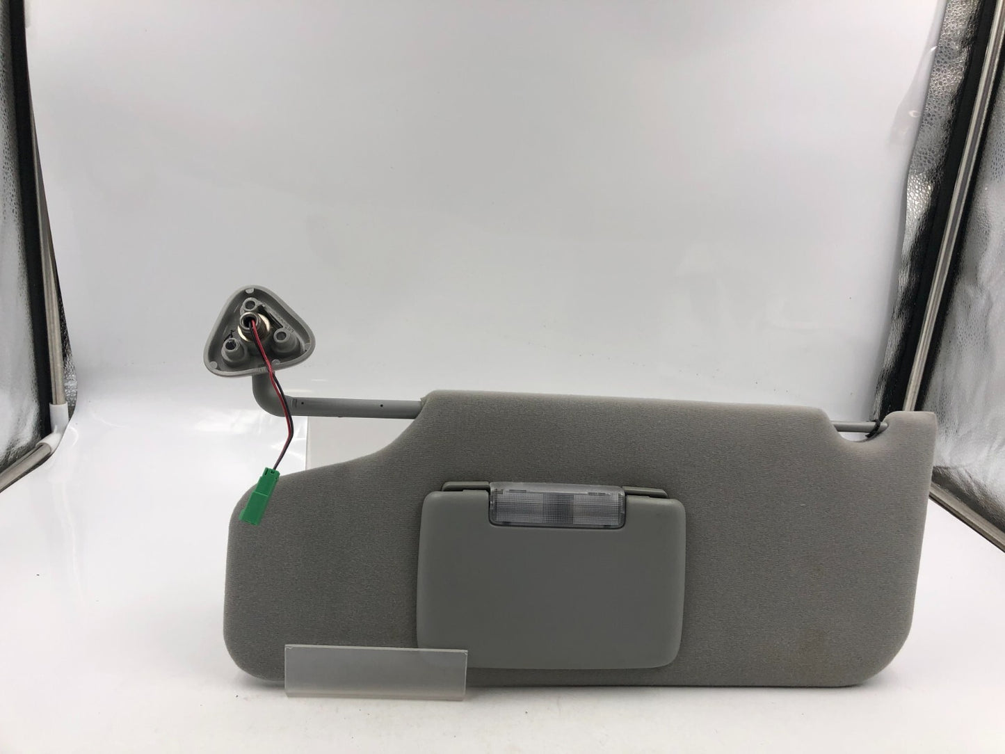 2005-2007 Ford Five Hundred Driver Sun Visor Gray Illuminated OEM D04B28059