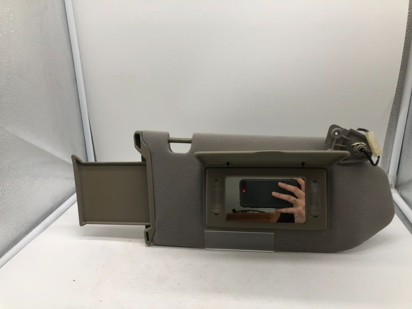 2005 Nissan Maxima Passenger Sun Visor Illuminated Gray OEM A01B21008