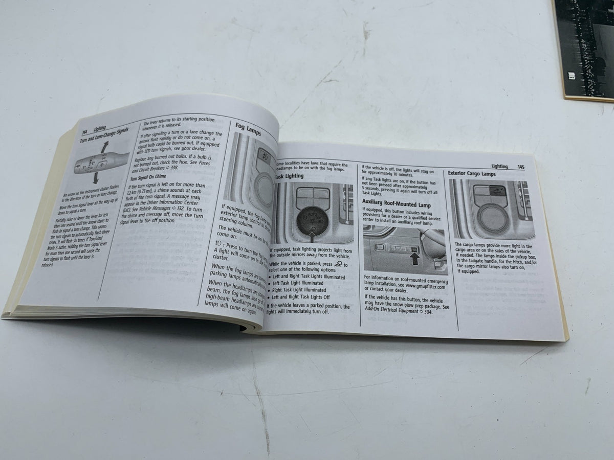 2022 Chevrolet Silverado 2500 3500 HD Owners Manual Set OEM D01B47004