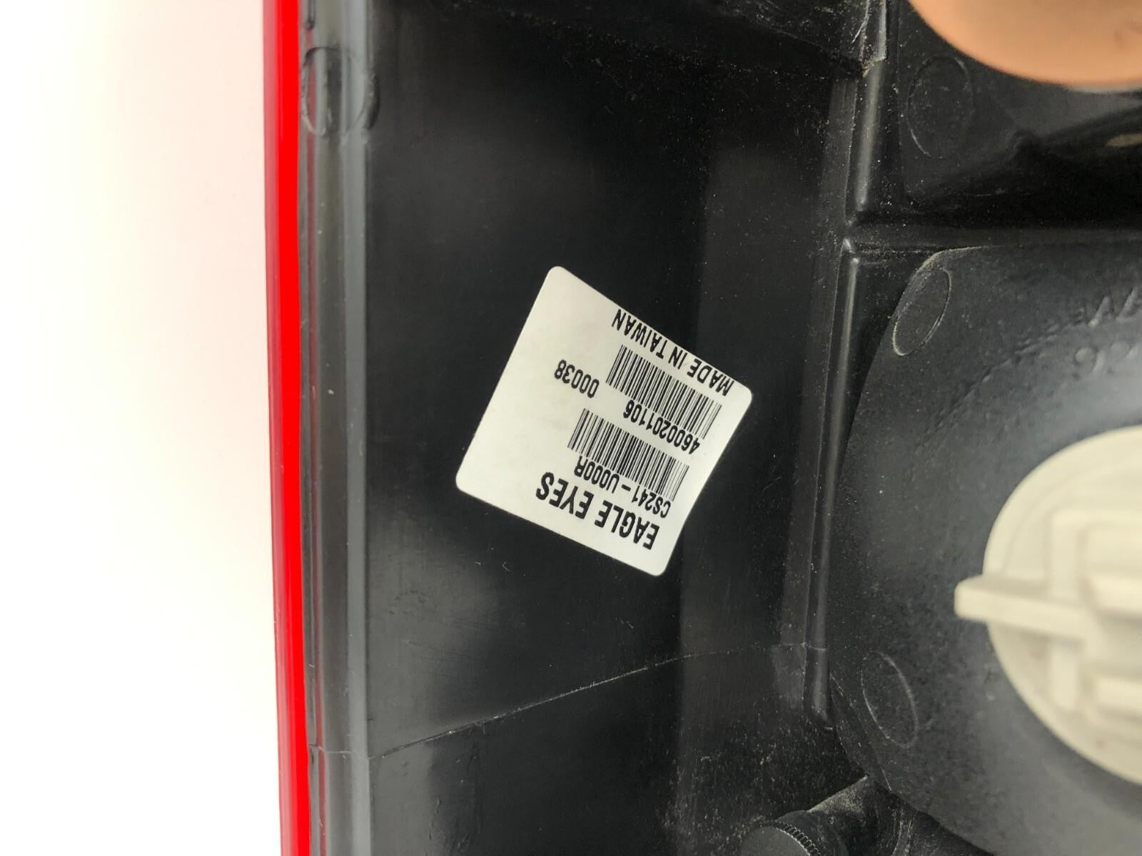 2007-2010 Jeep Compass Passenger Side Tail Light Taillight OEM C04B28046