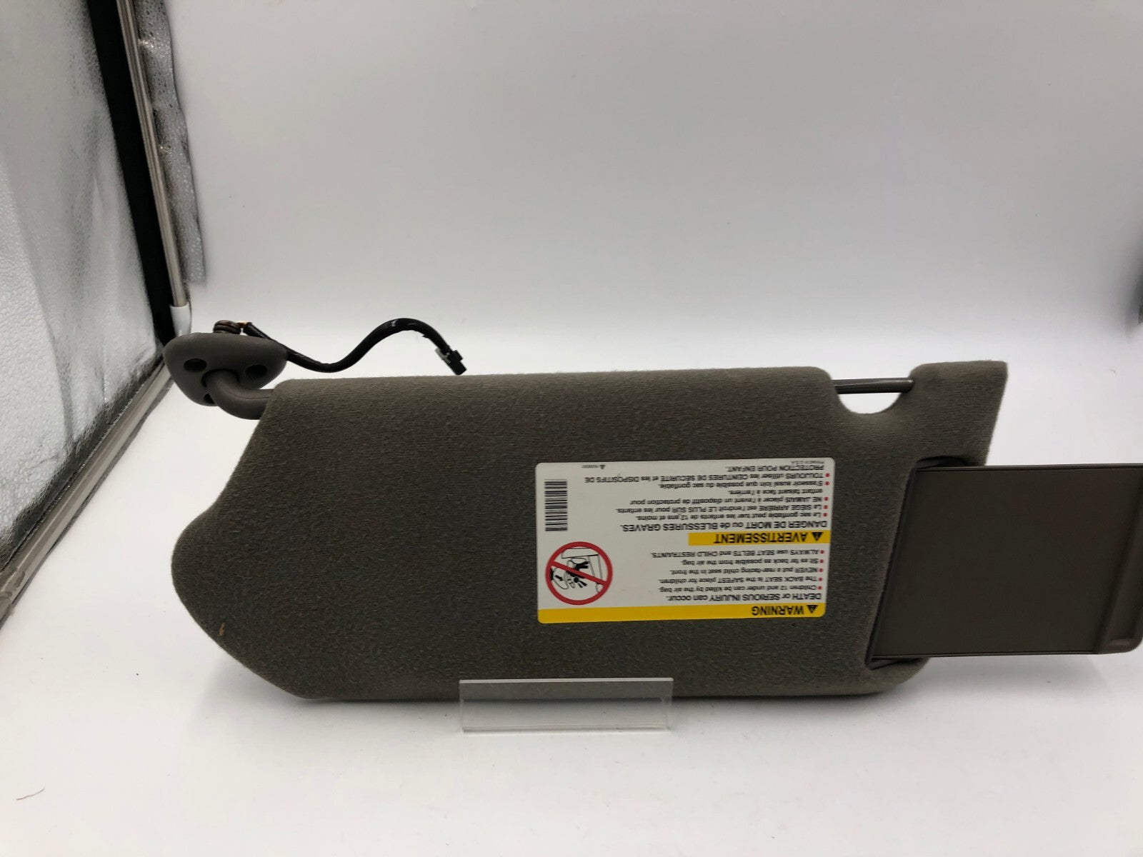 2000-2005 Chevrolet Impala Passenger Sun Visor Gray Illumination OEM A04B12030
