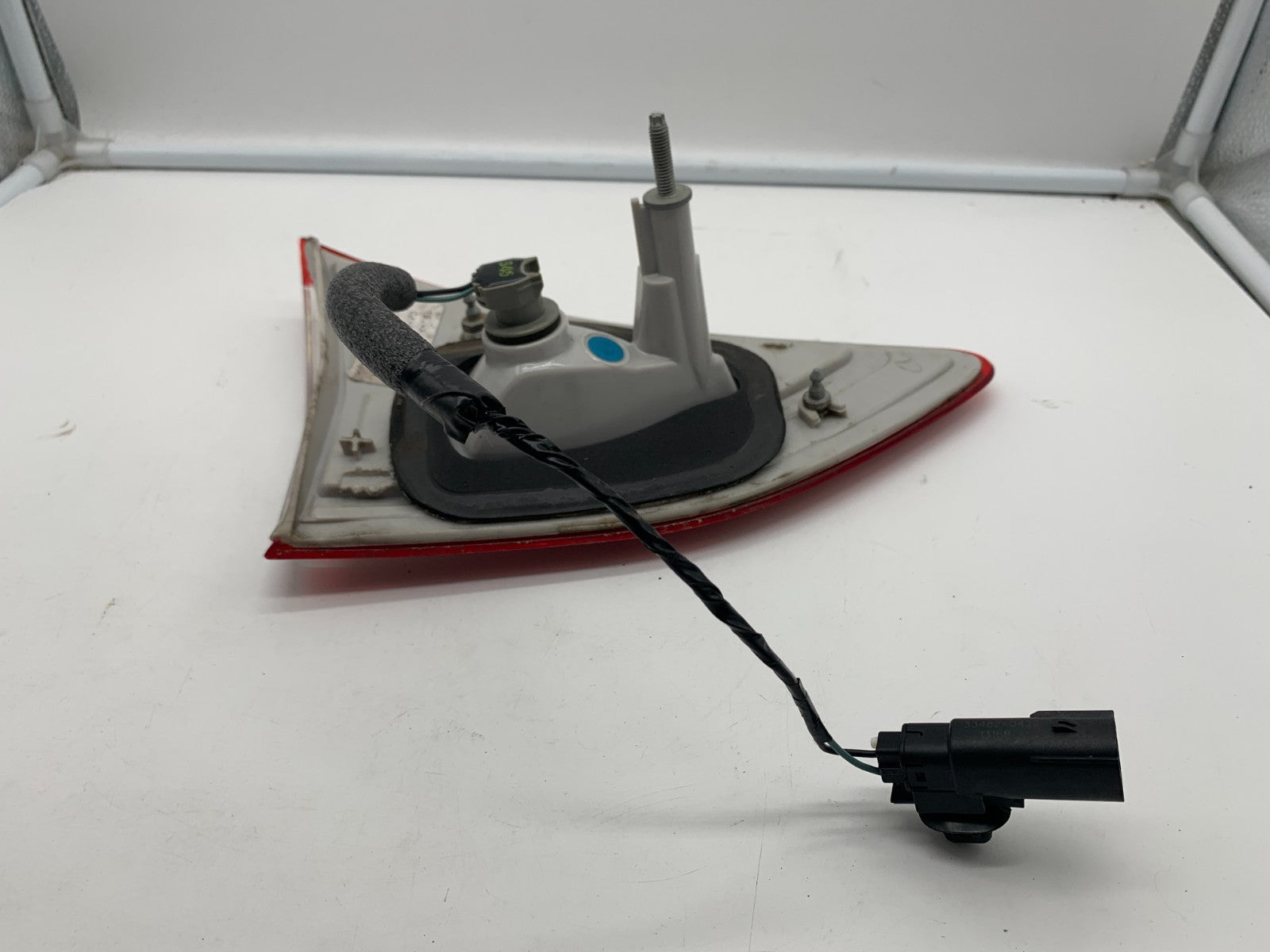 2013-2016 Ford Escape Passenger Side Trunk Lid Mounted Tail Light OEM B04B12002