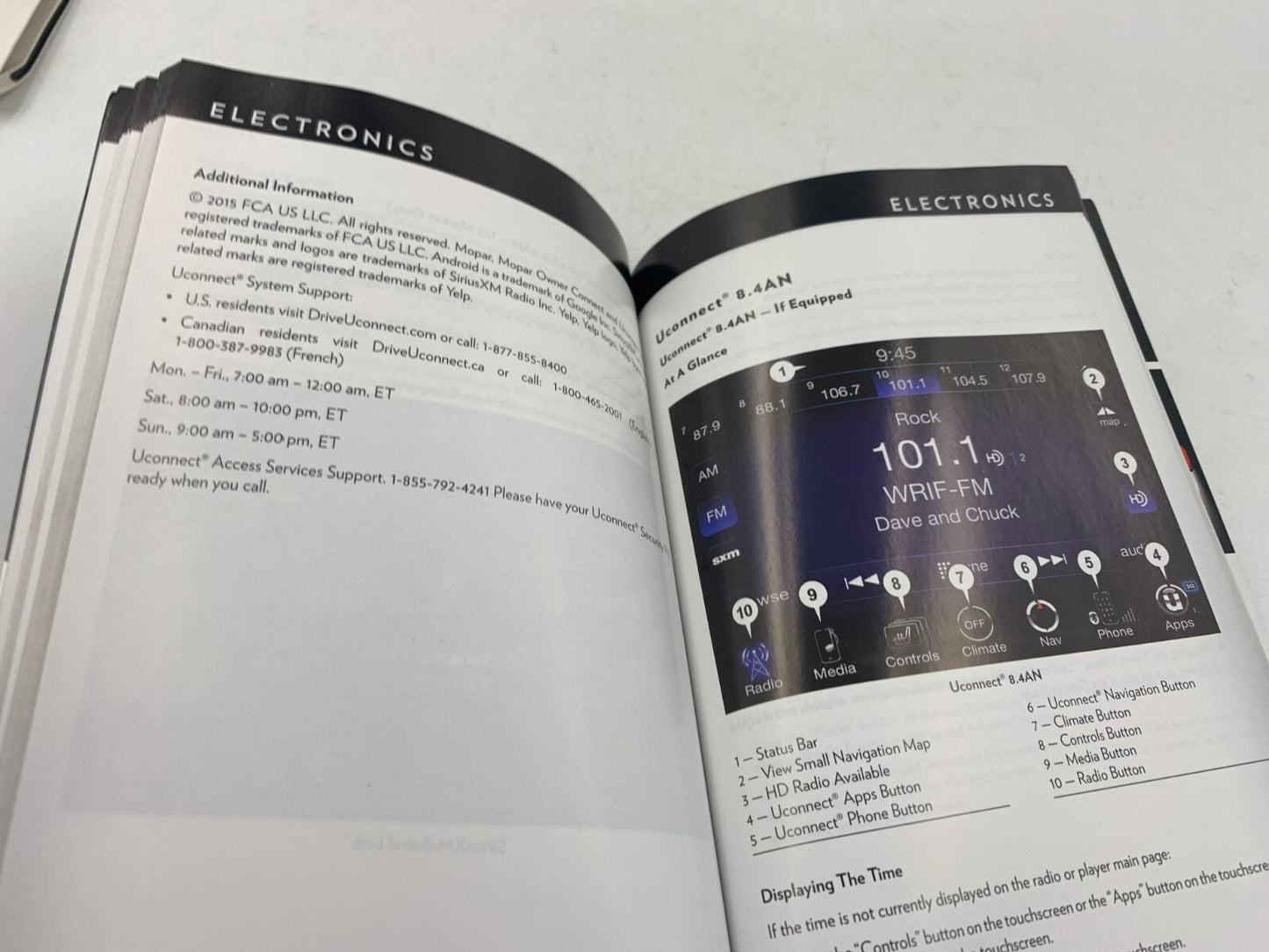 2015 Chrysler 300 Owners Manual Set with Case OEM B01B40034