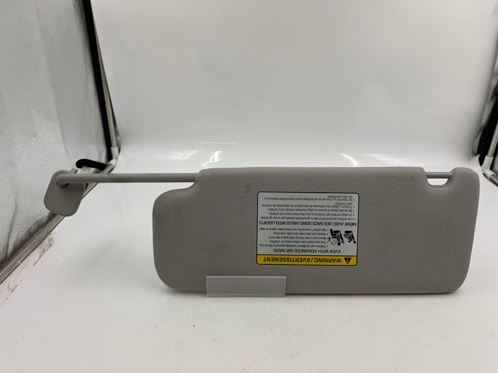 2015-2019 Hyundai Sonata Passenger Sun Visor Gray Illuminated OEM B03B49026