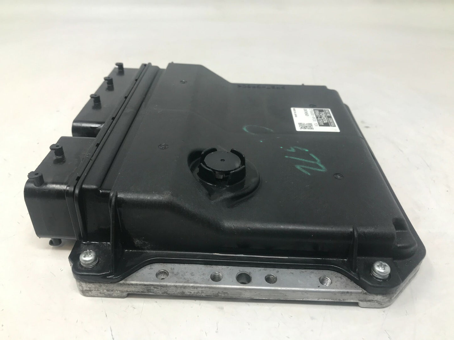 2015 Toyota Prius Engine Control Module ECU ECM OEM A03B21001