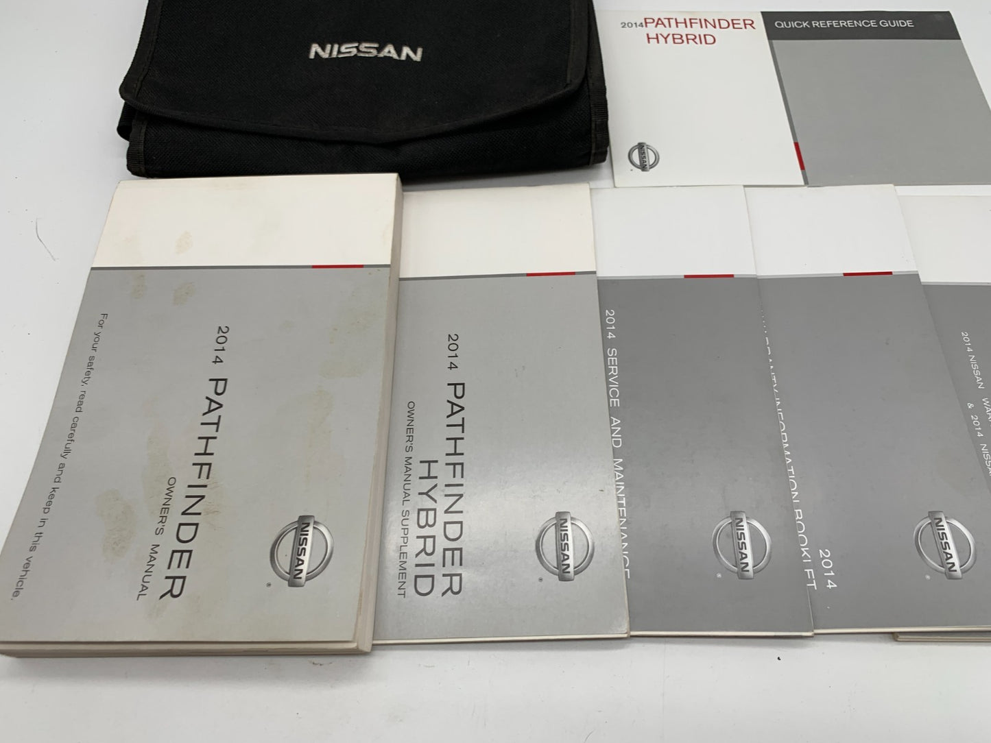 2014 Nissan Pathfinder Owners Manual Set with Case OEM