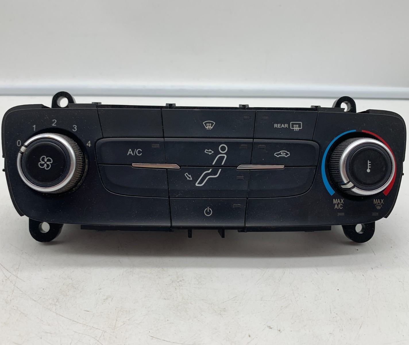 2015-2018 Ford Focus AC Heater Climate Control Unit OEM A02B40011