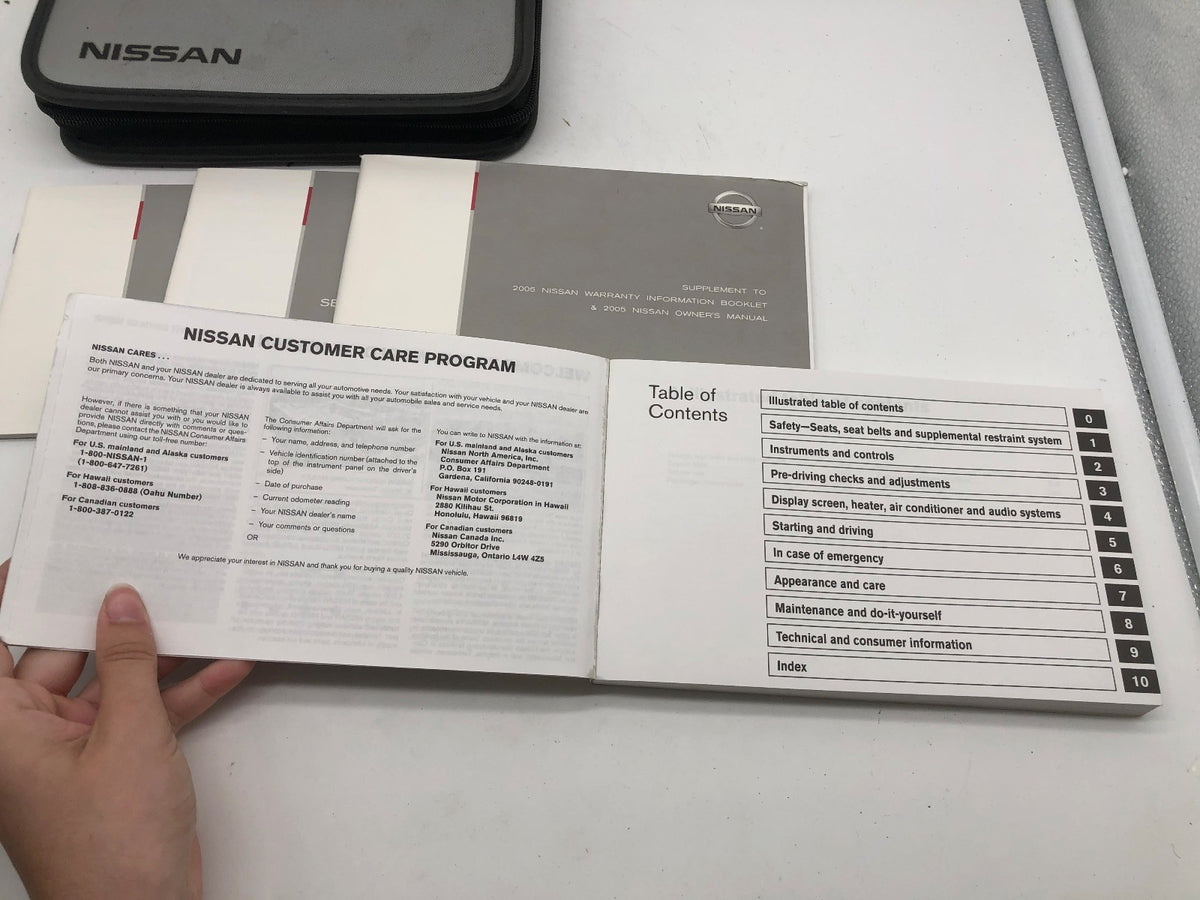2005 Nissan Altima Owners Manual Set with Case OEM R01B50002