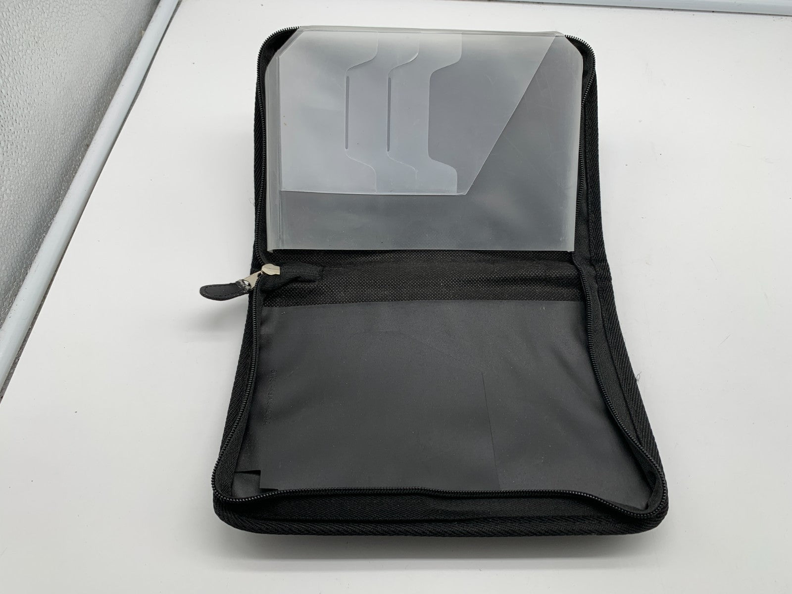 2005 Mercury Mountaineer Owners Manual Set with Case OEM B03B20036