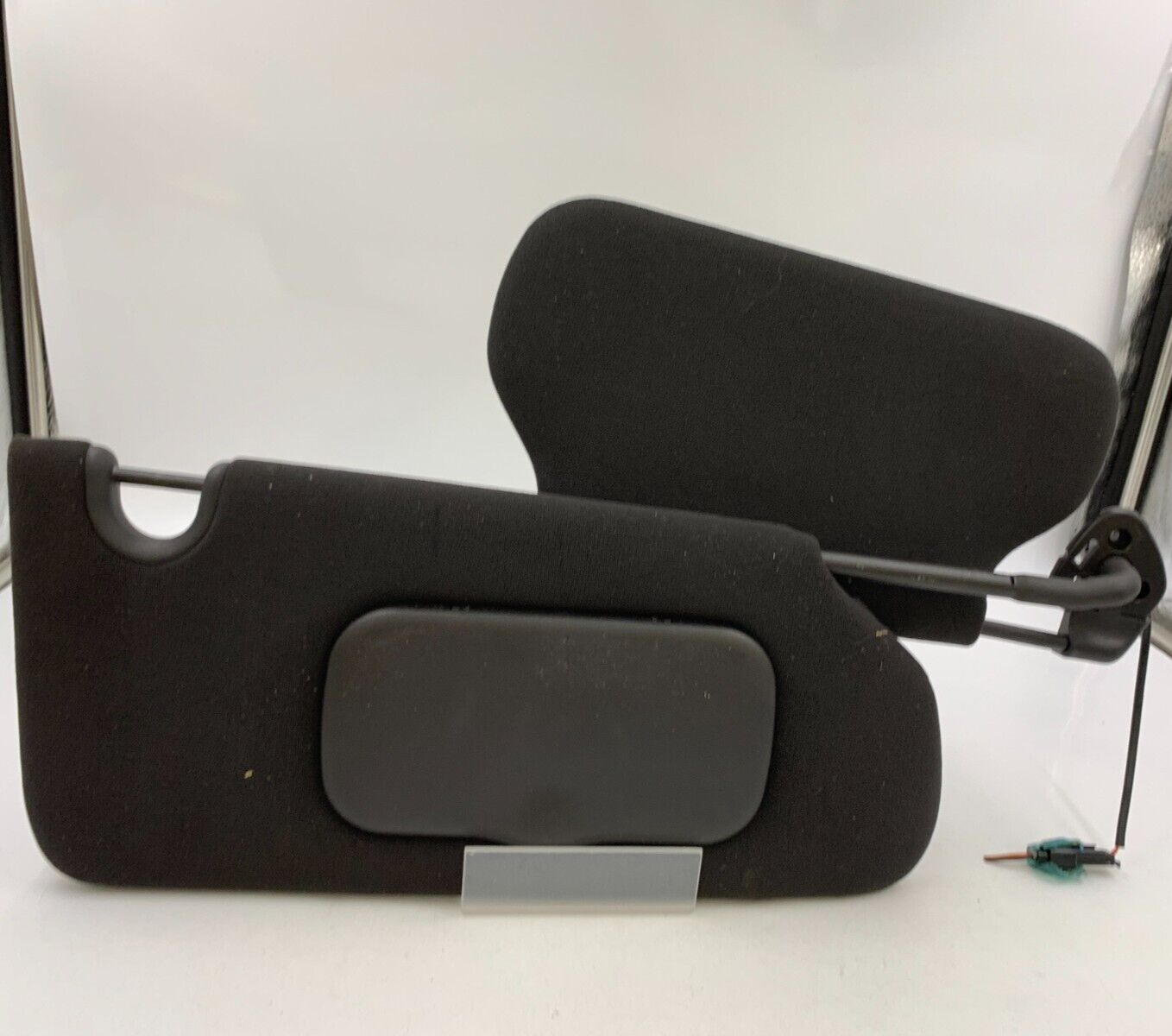 2006-2007 Cadillac DTS Passenger Sun Visor Black Illuminated OEM B03B05081