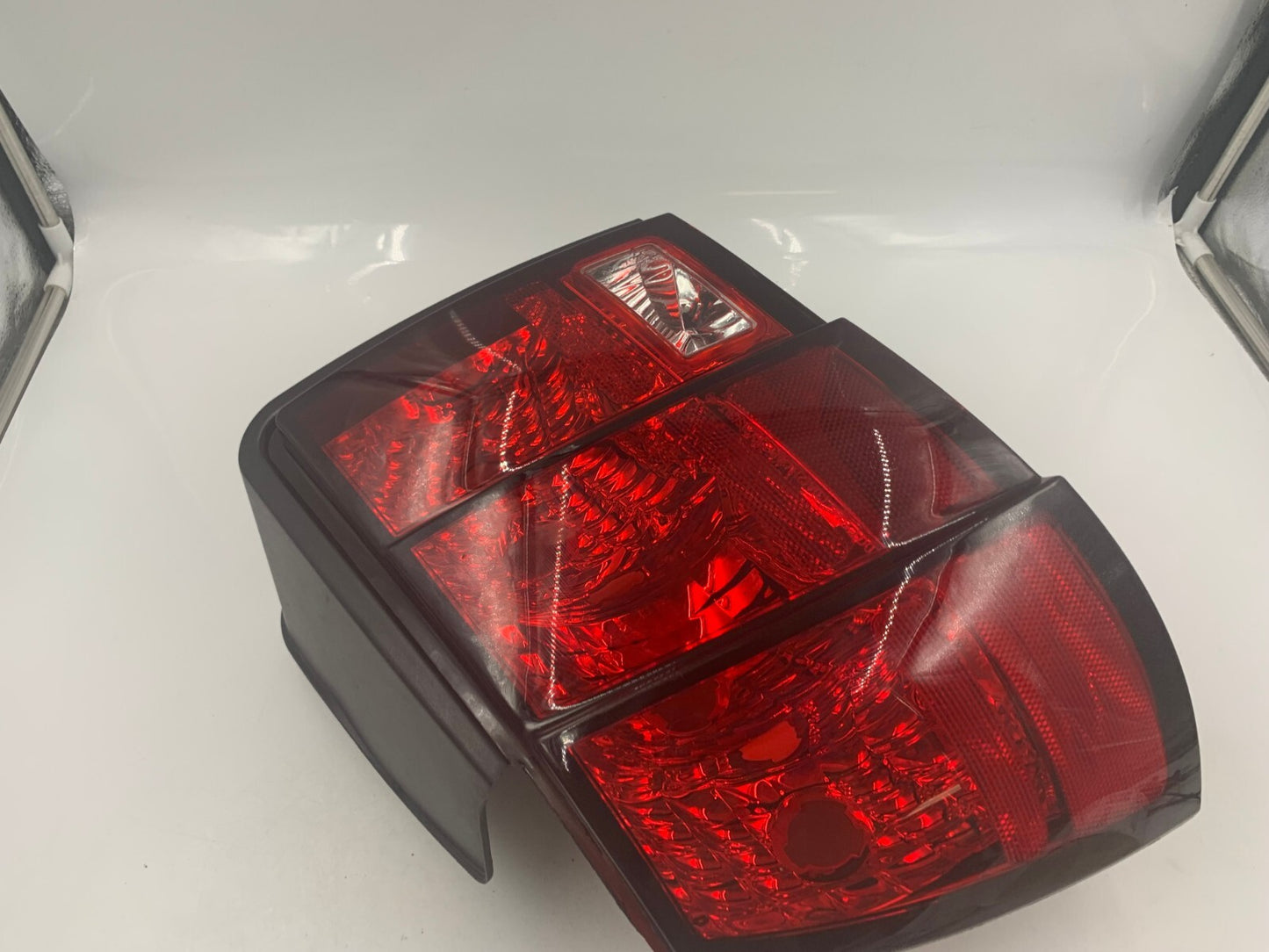 1999-2002 Ford Mustang Driver Side Tail Light Taillight OEM D01B59006