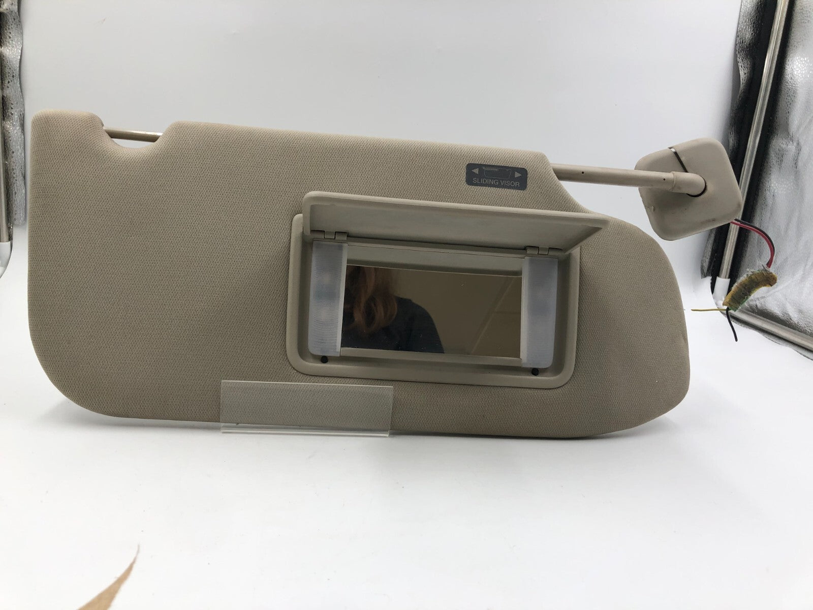 2010-2012 Lincoln MKT Passenger Sun Visor Beige illuminated OEM B01B02004