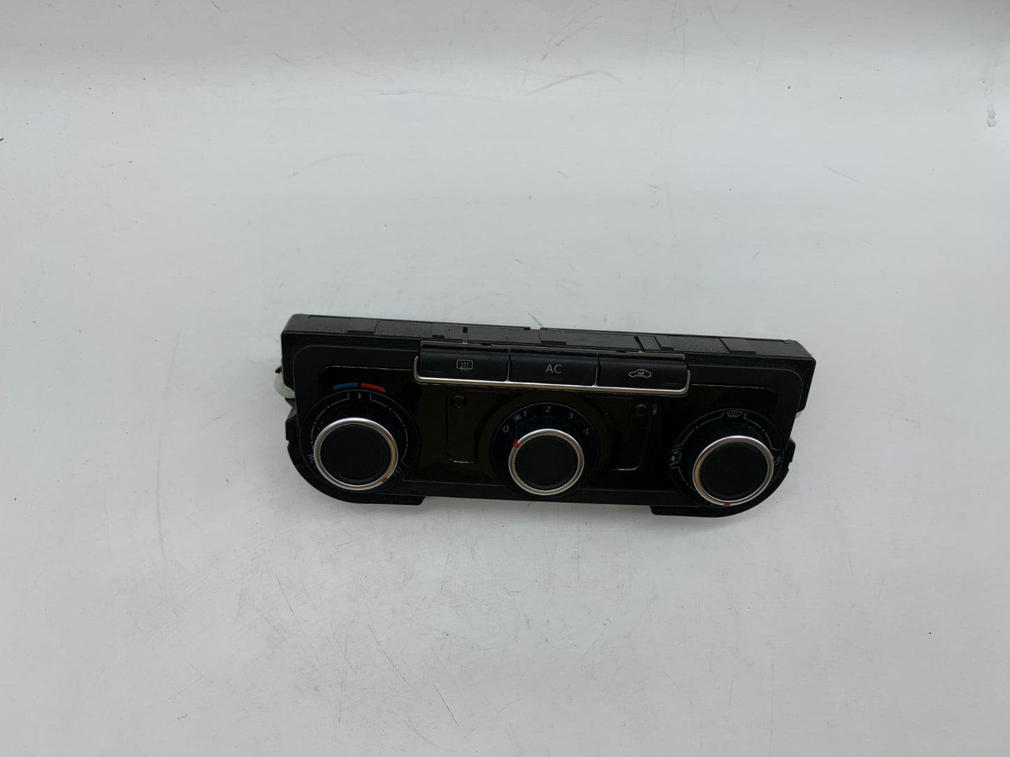 2010-2011 Volkswagen Tiguan AC Heater Climate Control Unit OEM D03B32006