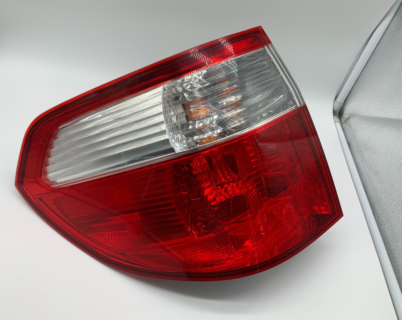 2005-2006 Honda Odyssey Driver Side Tail Light Taillight OEM D03B44001
