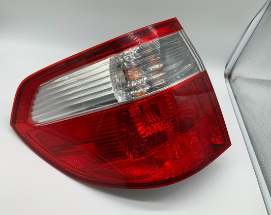 2005-2006 Honda Odyssey Driver Side Tail Light Taillight OEM D03B44001