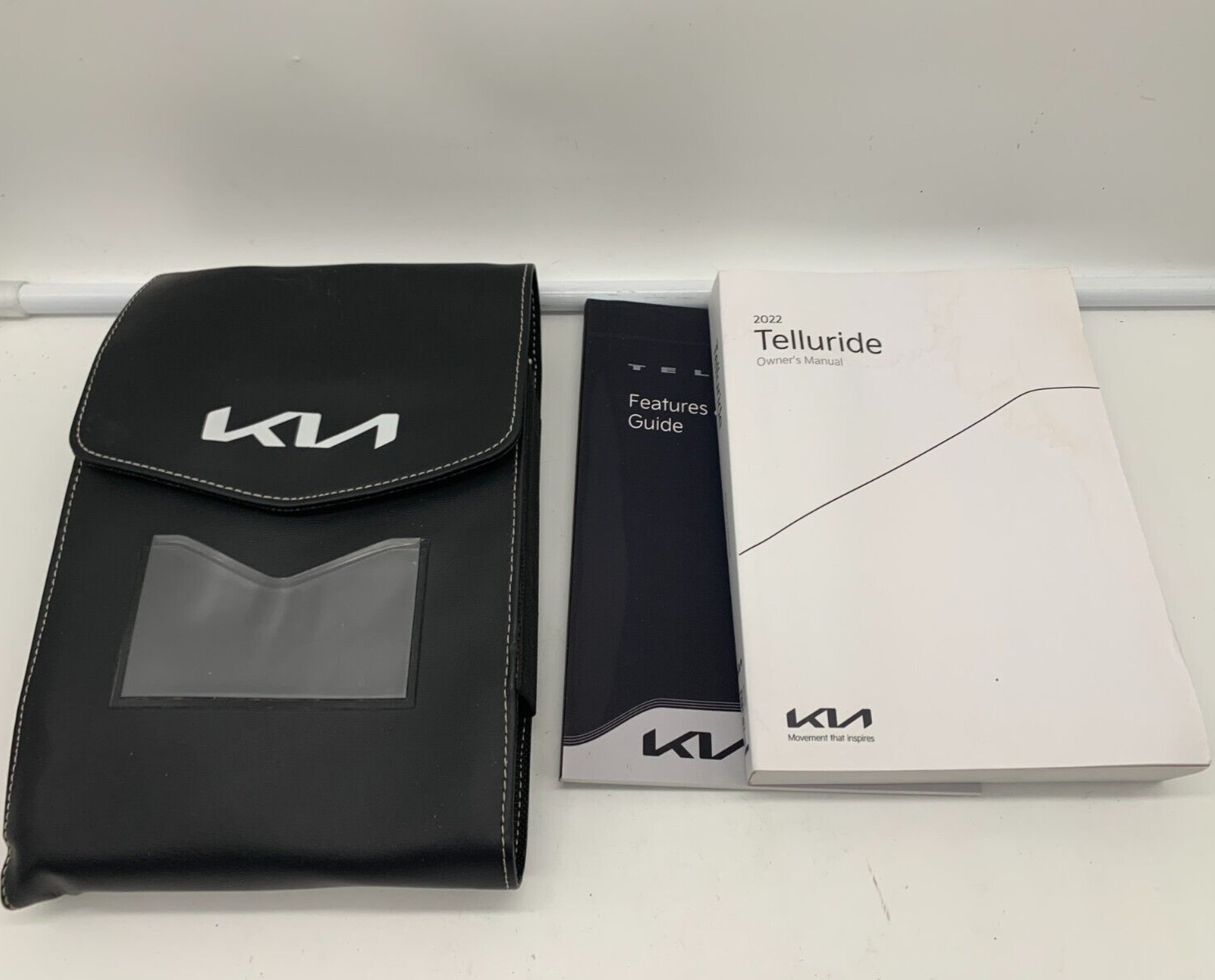 2022 Kia Telluride Sedan Owners Manual Set with Case OEM E01B46009