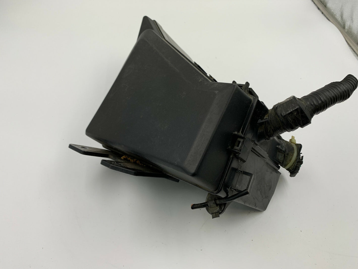 2010-2014 Subaru Legacy Fuse Box Relay Module Block Relay OEM B02B57002