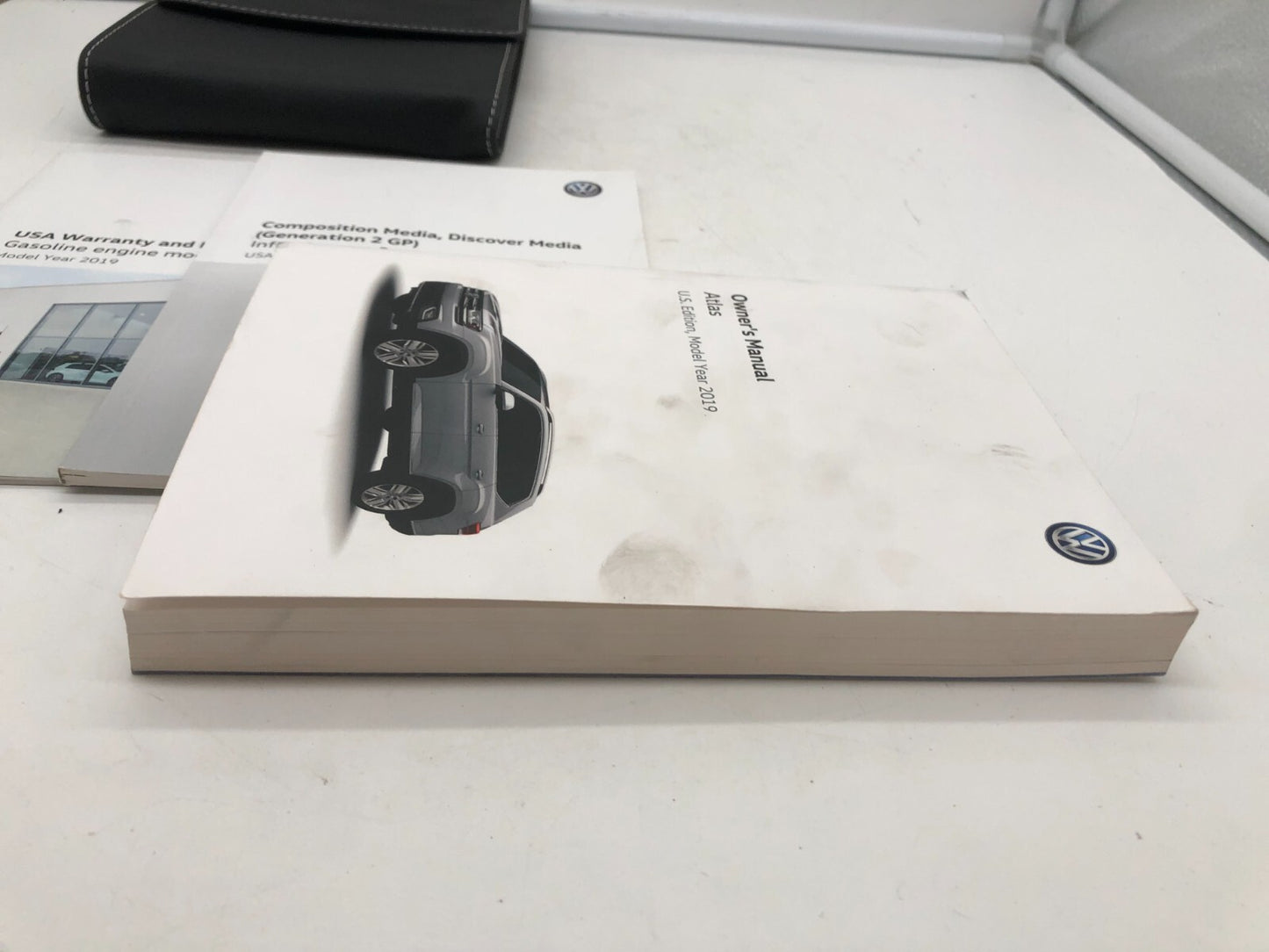2019 Volkswagen Atlas Owners Manual Set with Case OEM C02B46006