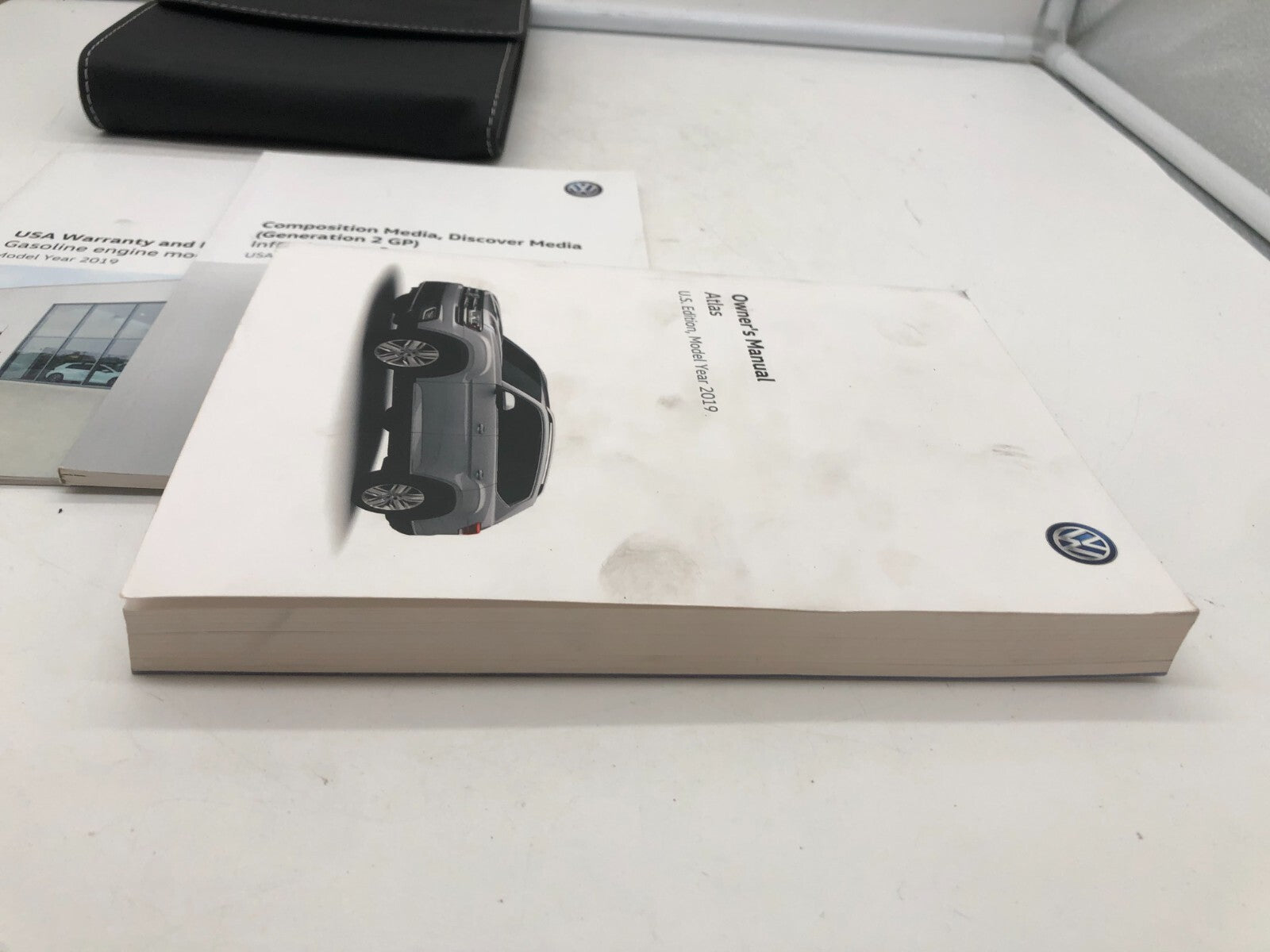 2019 Volkswagen Atlas Owners Manual Set with Case OEM C02B46006