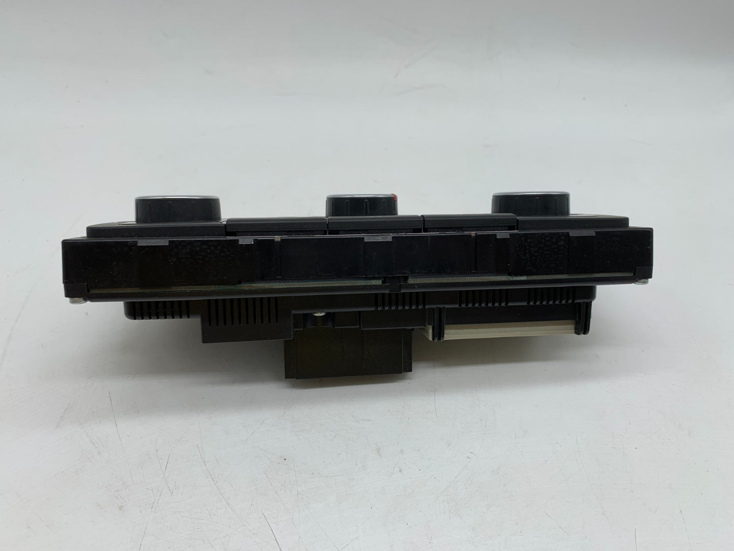 2010-2011 Volkswagen Tiguan AC Heater Climate Control Unit OEM D03B32006