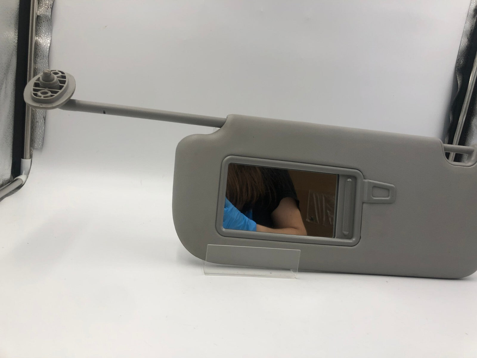 2014-2019 Kia Soul Driver Sun Visor Gray Illuminated OEM E01B18024