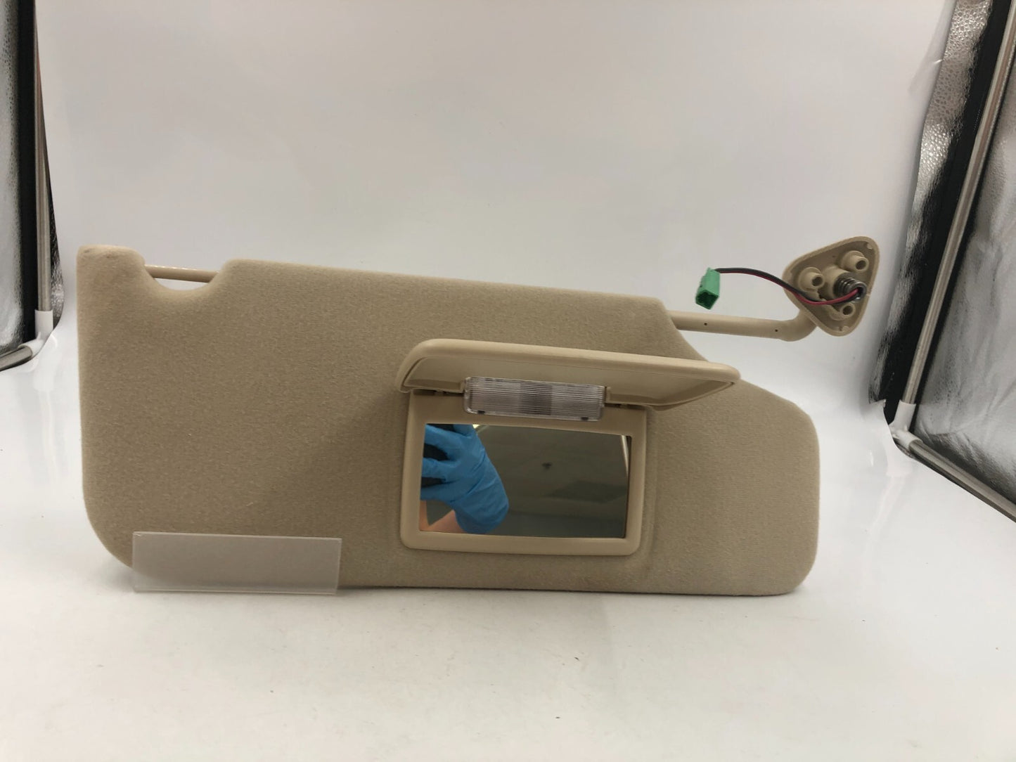 2008-2009 Ford Taurus Passenger Sun Visor Sunvisor Tan Illuminated OEM E01B18033