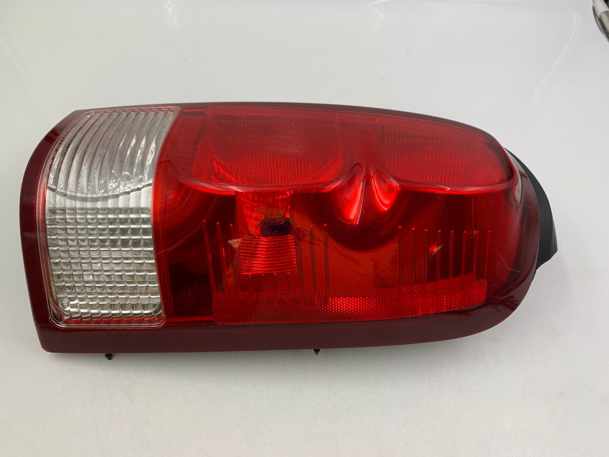 2005-2007 Buick Terraza Passenger Side Tail Light Taillight OEM C03B17090