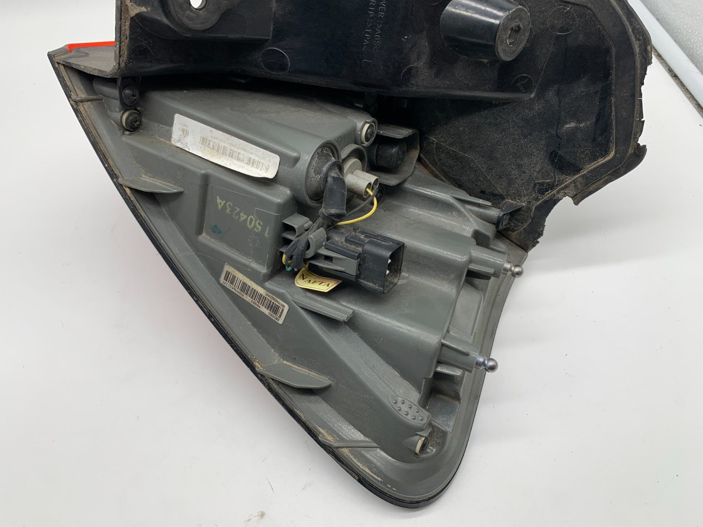 2014-2018 Jeep Cherokee Driver Side Tail Light Taillight OEM C02B34011