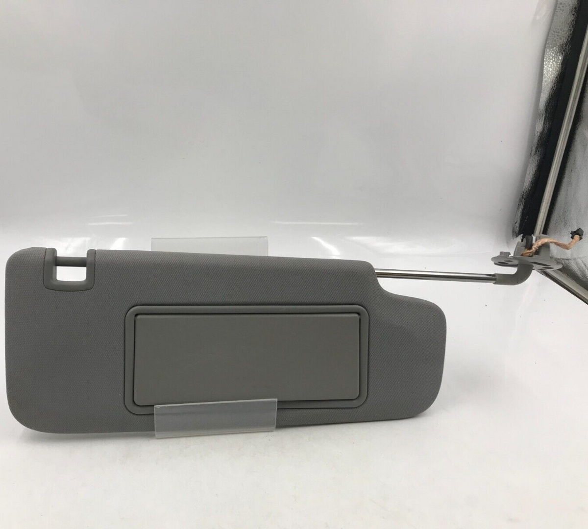 2016-2023 Chevrolet Malibu Passenger Sun Visor Illuminated OEM C03B26031
