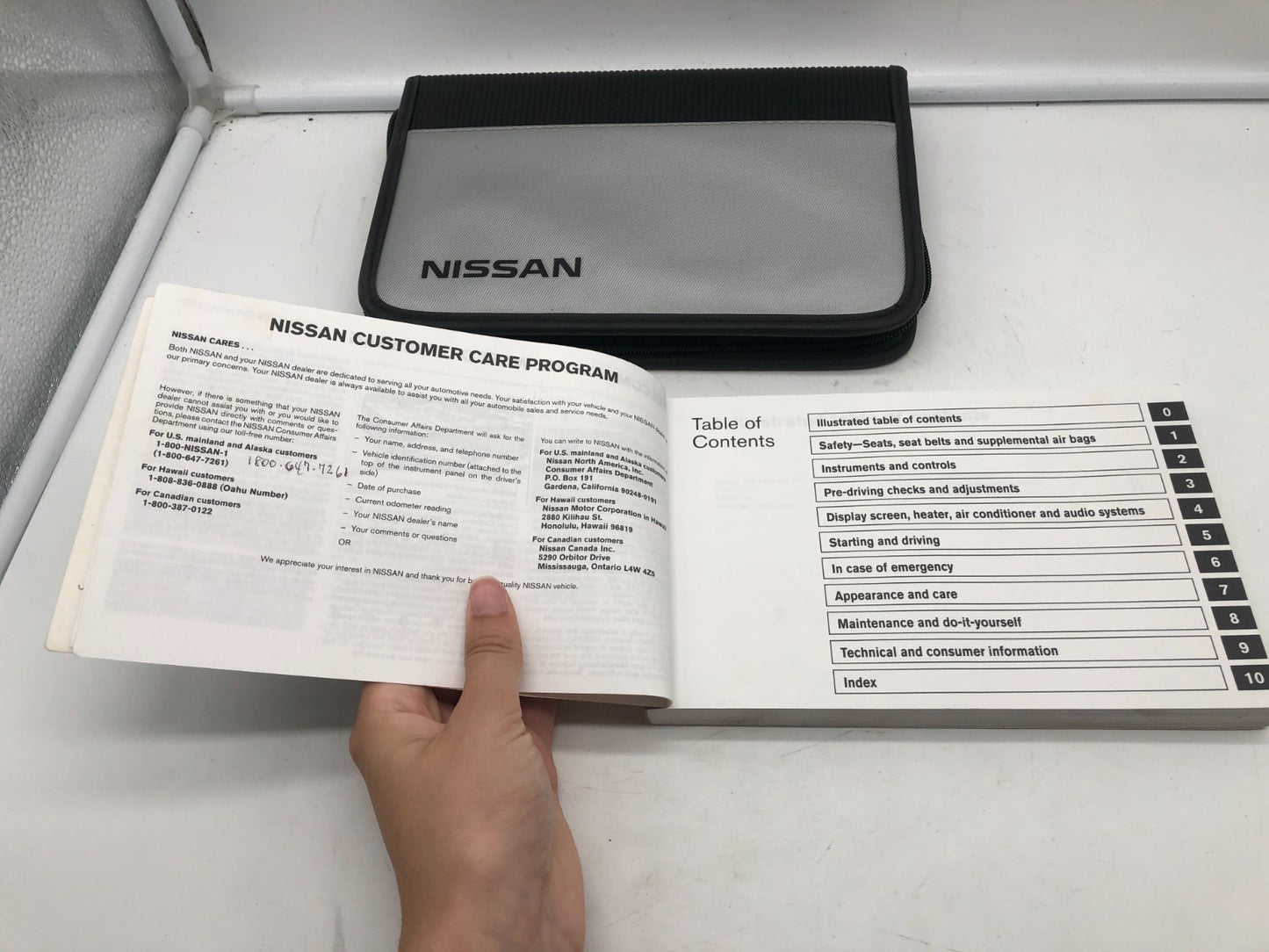 2004 Nissan Quest Owners Manual with Case OEM A01B06003