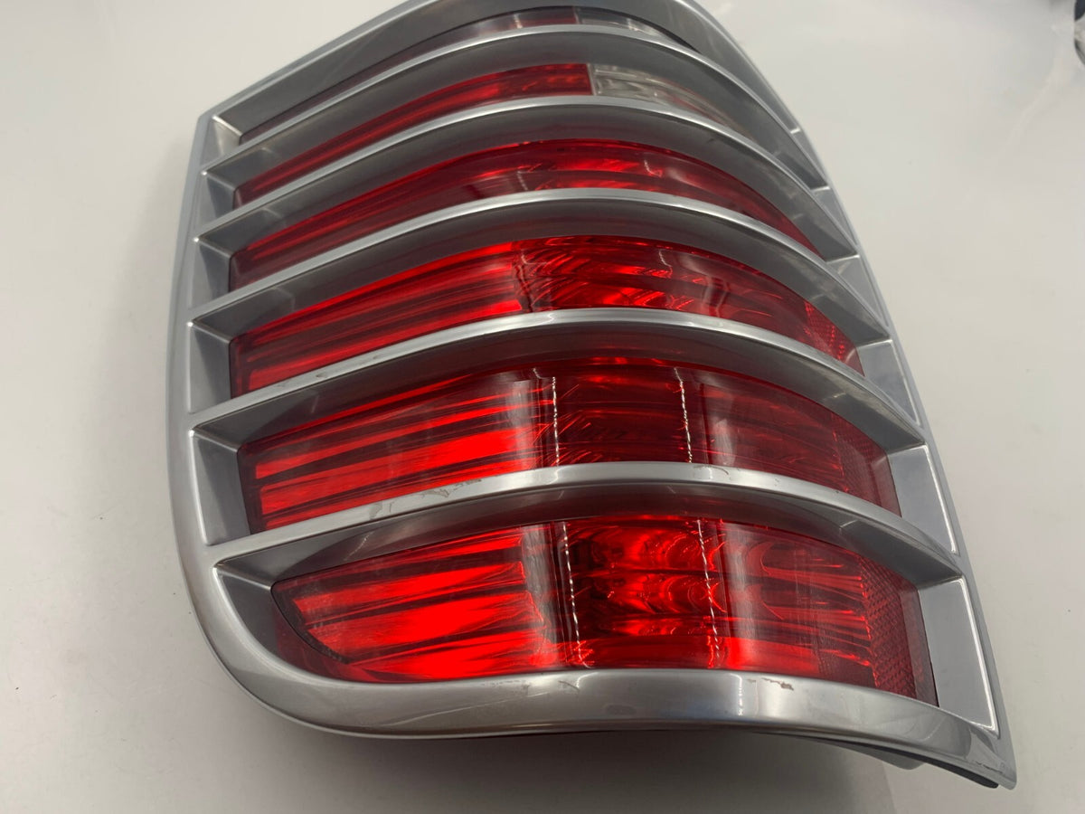 2002-2005 Mercury Mountaineer Passenger Side Tail Light Taillight OEM A03B44054