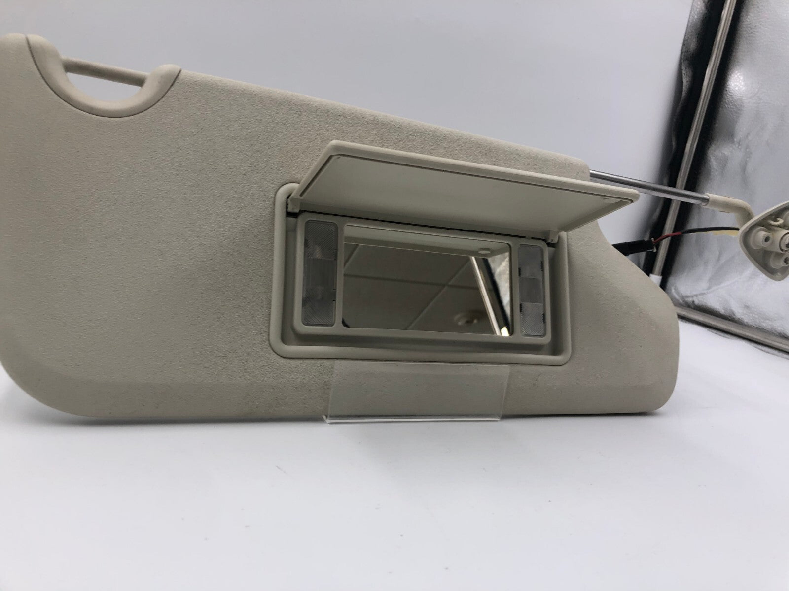 2009-2010 Dodge Journey Passenger Sun Visor Gray Illuminated OEM B04B22017