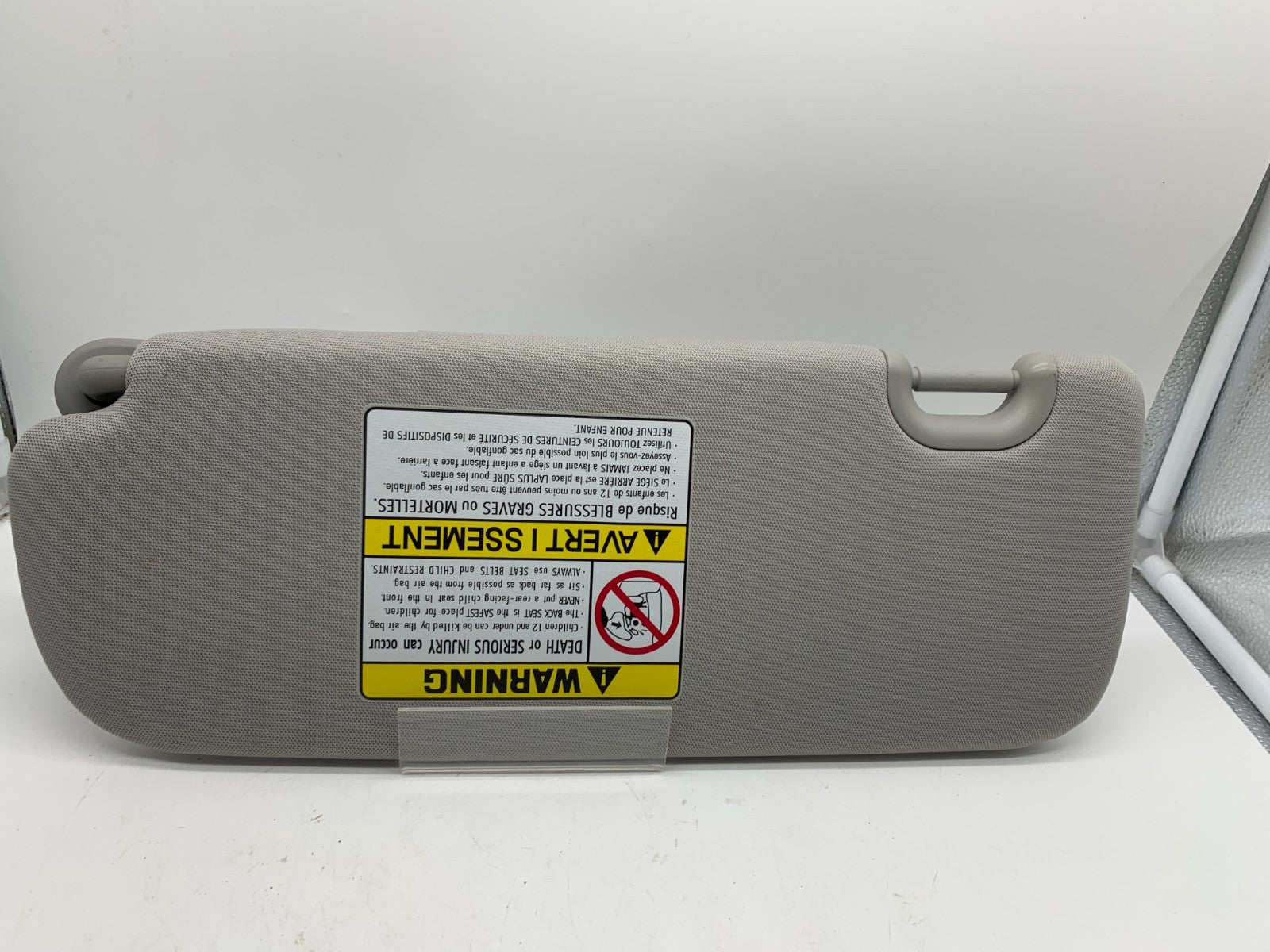 2013-2019 Hyundai Santa Fe Passenger Sun Visor Gray Illuminated OEM B04B46005