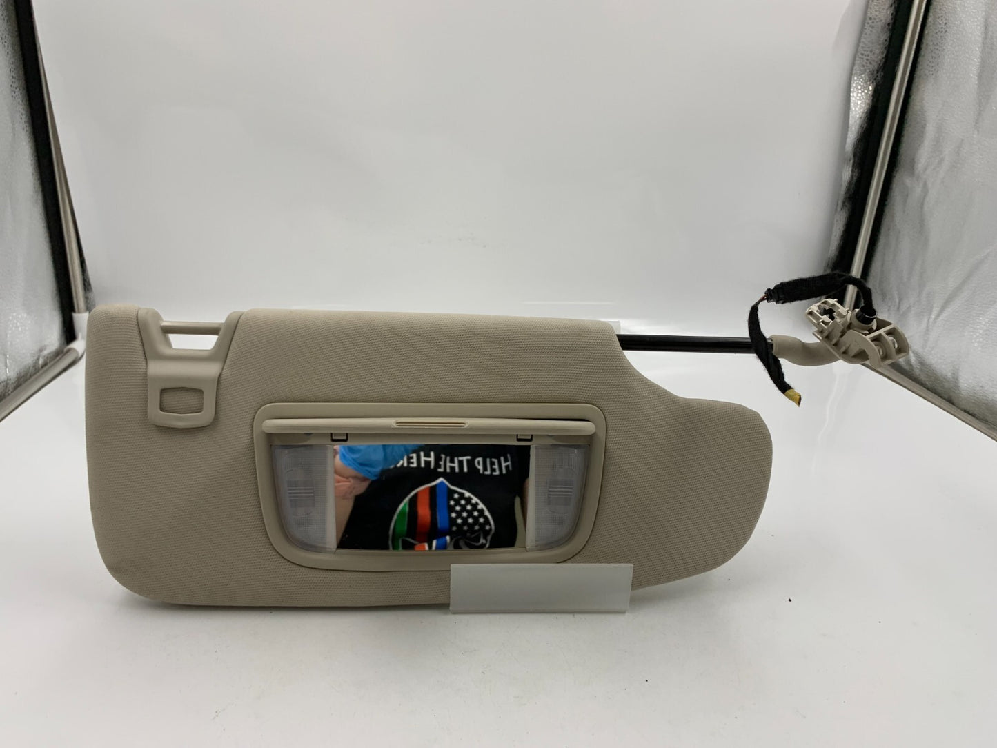 2015-2016 Ford Fusion Passenger Side Sun Visor Gray Illuminated OEM A02B40034