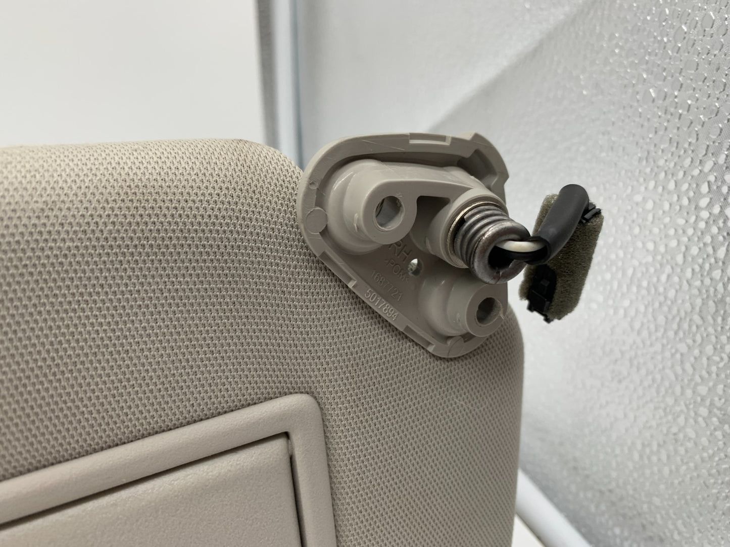 2010-2014 Subaru Legacy Passenger Sun Visor Illuminated OEM Gray