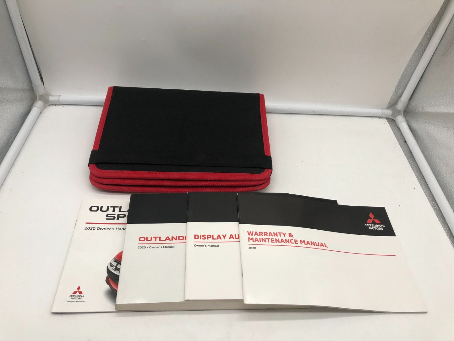 2020 Mitsubishi Outlander Owners Manual Set with Case OEM B03B22002