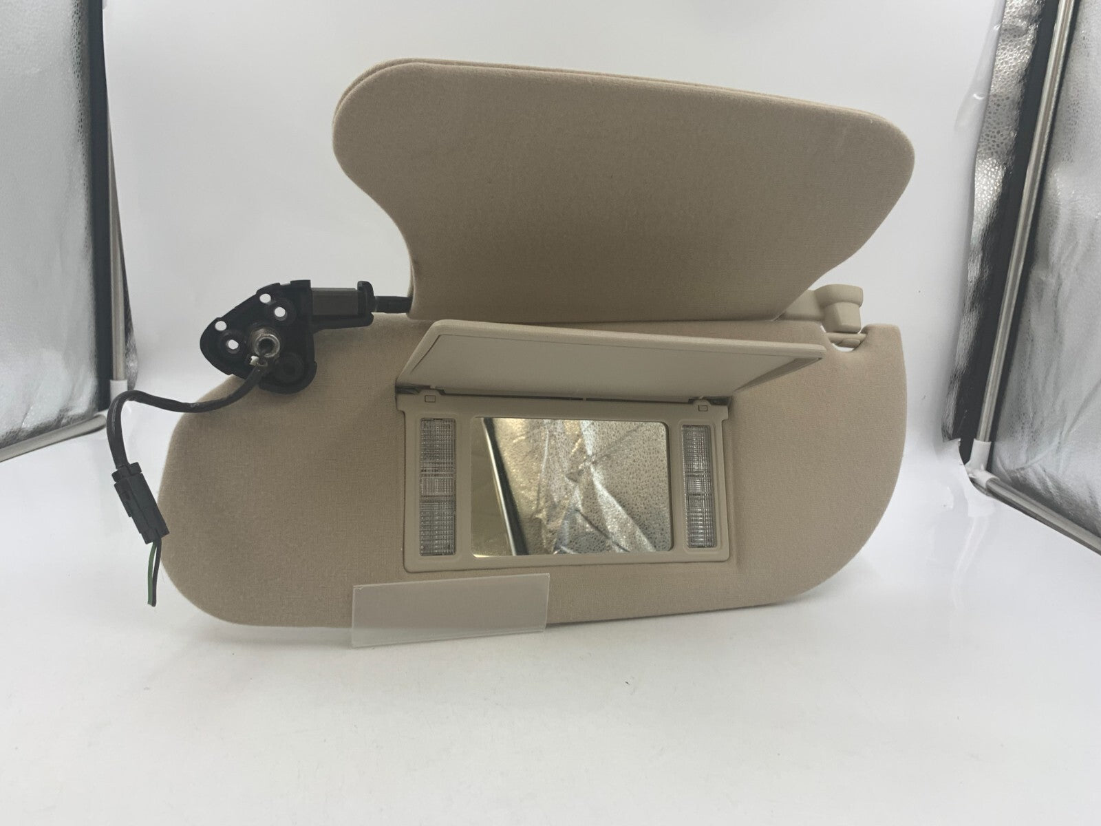 1998-2000 Lincoln Executive Driver Sun Visor Gray Illuminated A04B27024