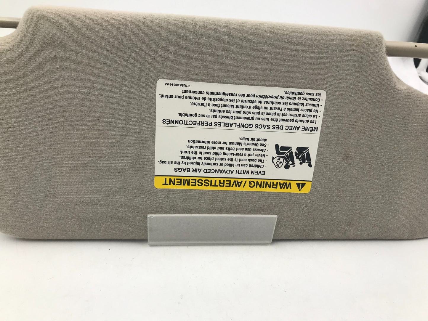 2008-2009 Mercury Sable Driver Sun Visor Sunvisor Gray Illuminated OEM D02B29042
