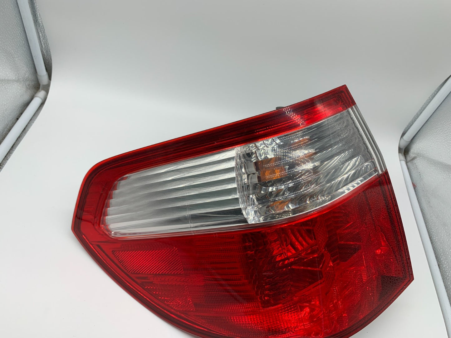 2005-2006 Honda Odyssey Driver Side Tail Light Taillight OEM D03B44001