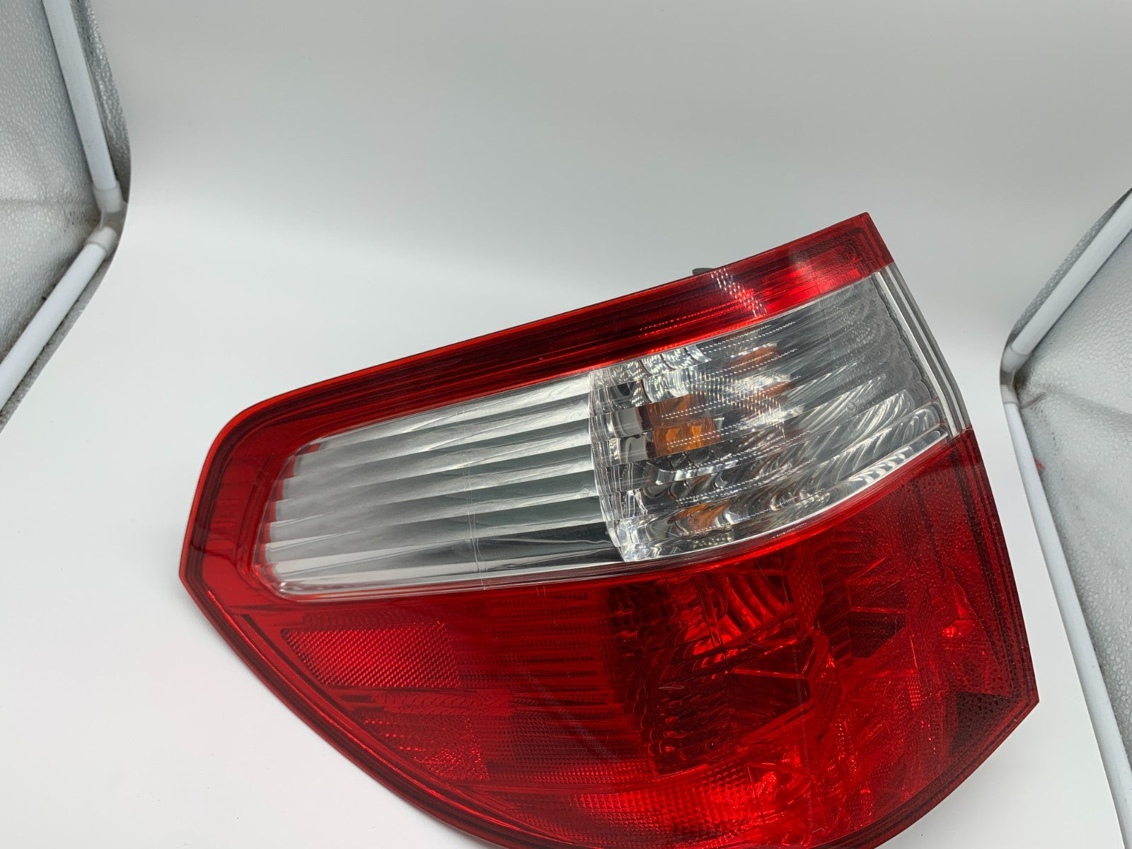 2005-2006 Honda Odyssey Driver Side Tail Light Taillight OEM D03B44001
