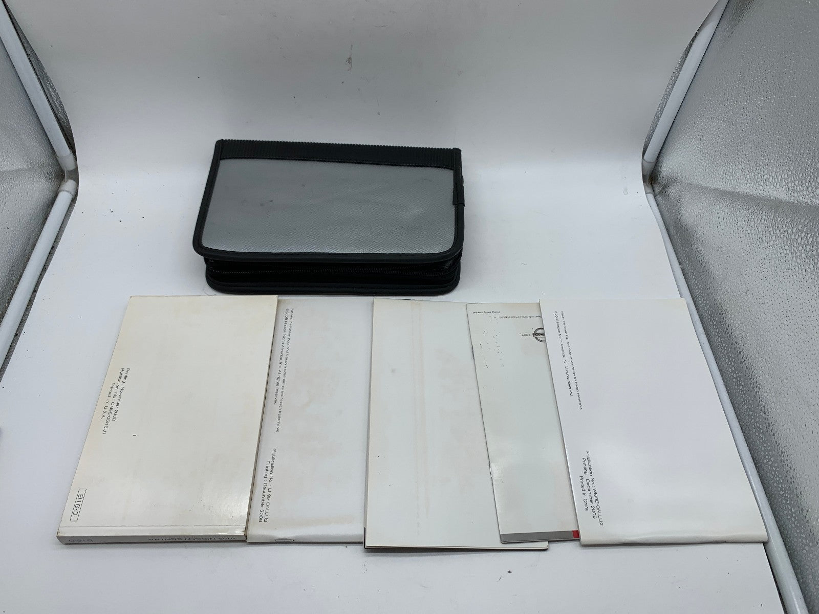2009 Nissan Sentra Owners Manual Set with Case OEM D03B14041