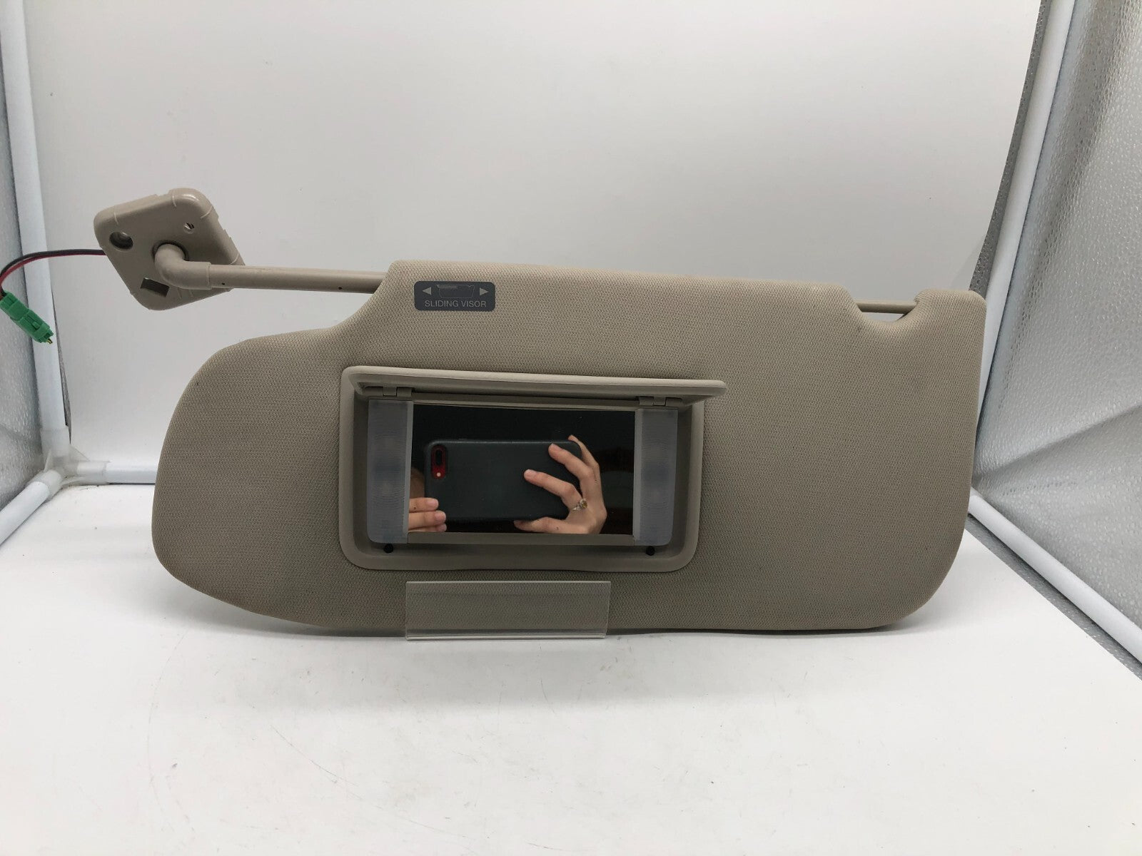 2010-2012 Ford Taurus Driver Sun Visor Gray Illuminated OEM B02B50027