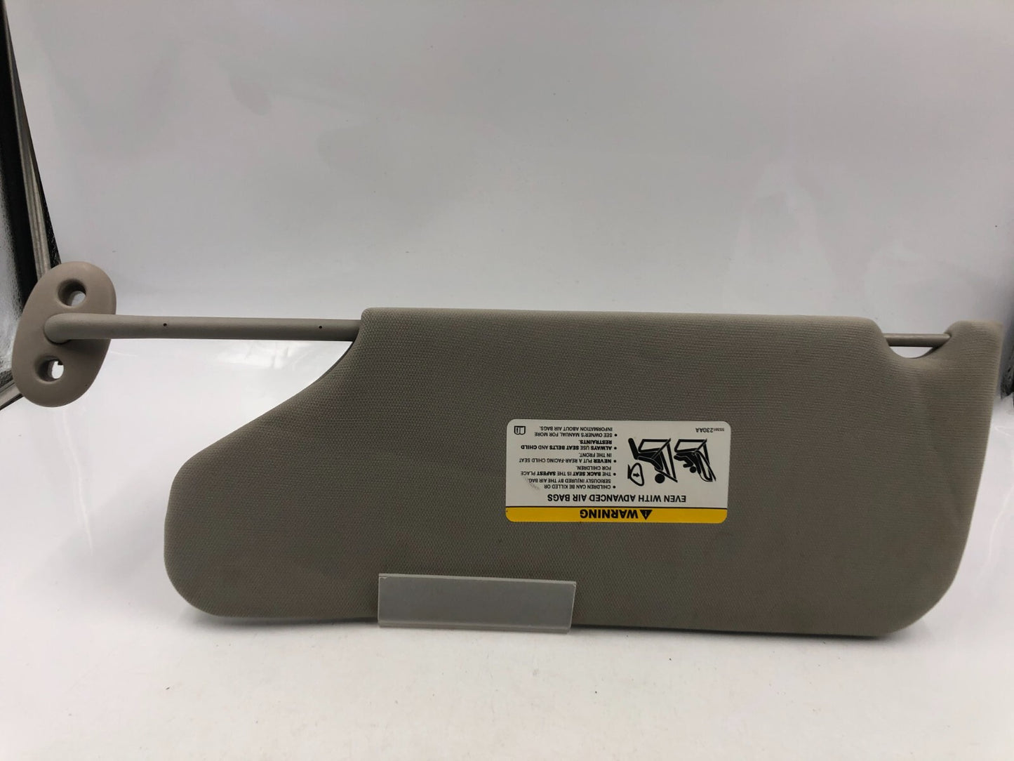 2005-2010 Jeep Grand Cherokee Passenger Sun Visor Gray OEM D01B11079