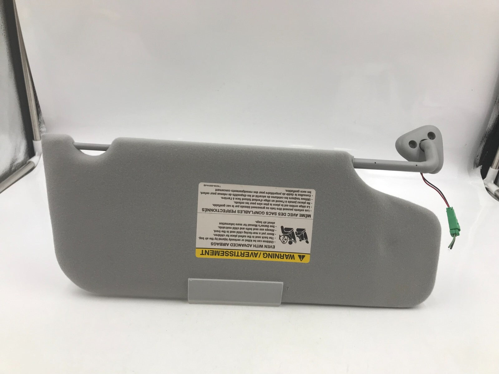 2005-2007 Ford Freestyle Driver Sun Visor Gray Illuminated D01B52082