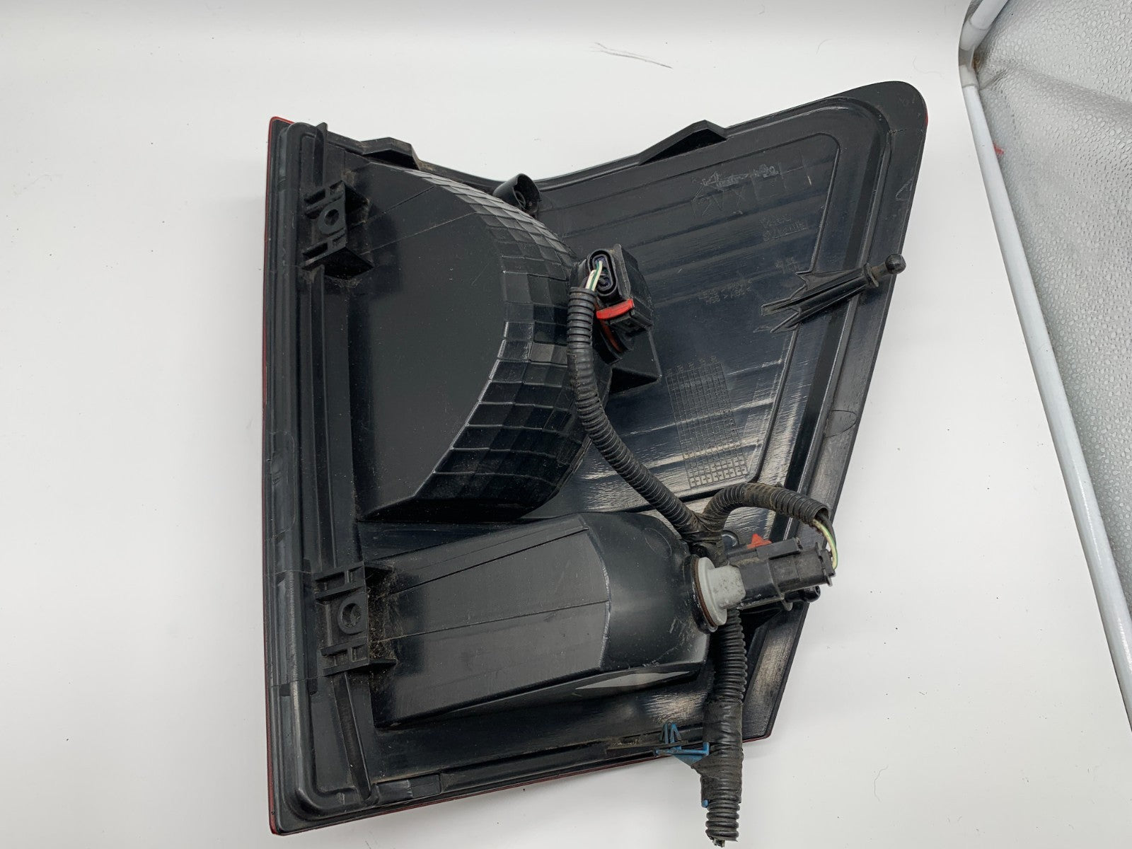 2007-2010 Jeep Grand Cherokee Driver Side Tail Light Taillight OEM C02B21001